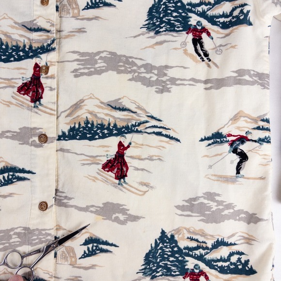 Eddie Bauer Corduroy Shirt Womens Medium Cream Ski Mountain Scene AOP Vintage - Picture 4 of 8
